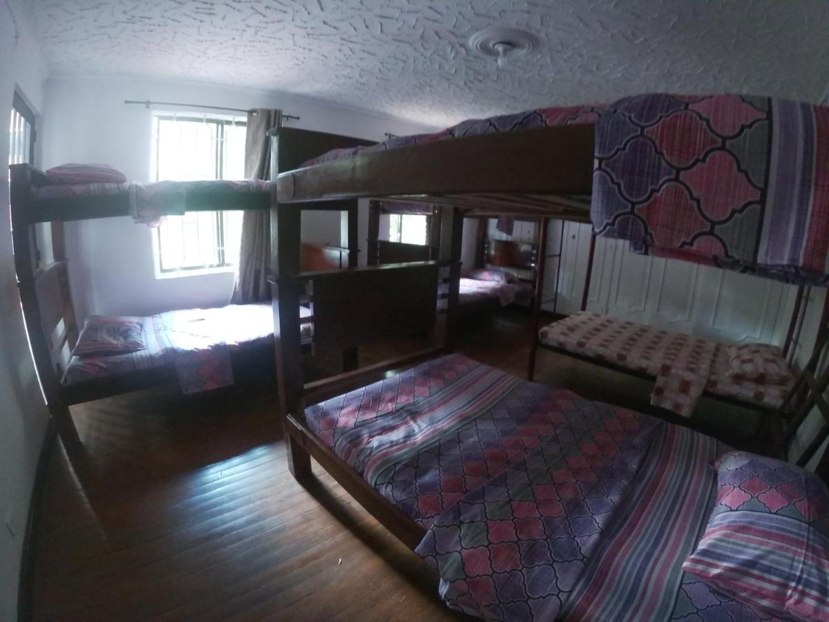Le VI Hostal Меделин Екстериор снимка